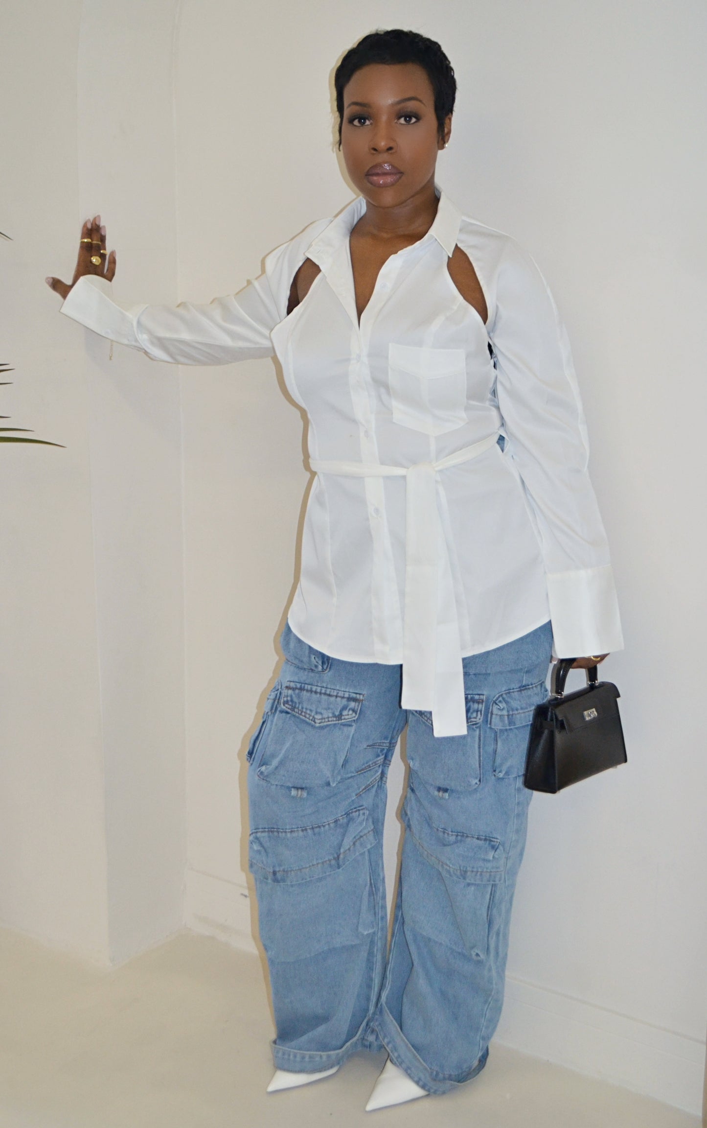 "AERIS" CUT-OUT BUTTON DOWN SHIRT